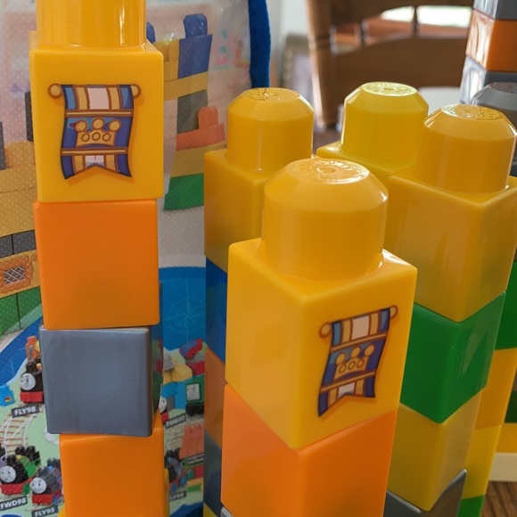 Mega Bloks, Thomas And Friends, 80 Pieces In Carrying Case - Picture 14 of 16
